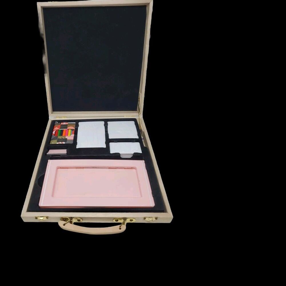 FAO Schwarz Fashion Rubbing Plates Designer Activity Set In Wooden Box